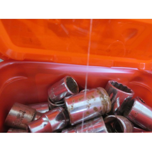 332 - LARGE TUB OF SCREWS, SOCKETS BOSCH DRILL BITS, HOLE CUTTERS, BOLTS, NAILS ETC