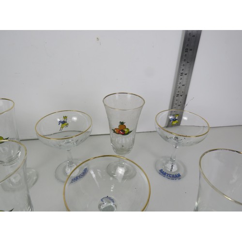 277 - 6 x BABYCHAM GLASSES, 6 x BRITVIC GLASSES AND PLASTIC COCKTAIL STICKS