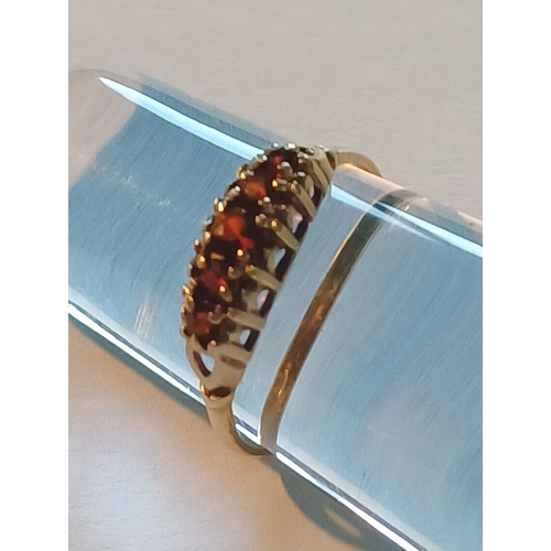 246 - Vintage 9ct Gold Five Stone Garnet Cluster Ring (1.3g)- Size P