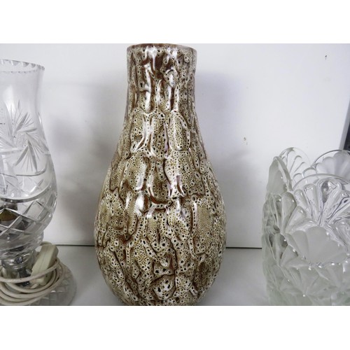 349 - GLASSWARE, VASES, LAMP AND LARGE CERAMIC GLAZED VASE ETC