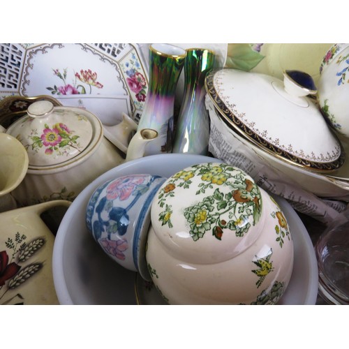 350 - WOODEN CRATE FULL OF CERAMICS AND GLASSWARE INCLUDES SPODE PLATES, MASON JARS, POPPY GLASS DECANTER ... 