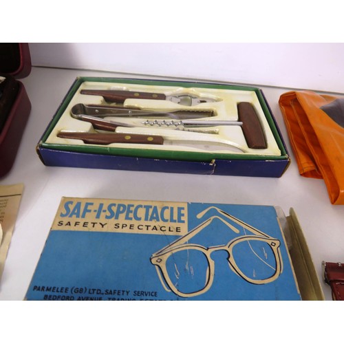 355 - TRAY OF MISCELLANEOUS INCLUDES MAG-LITE TORCH, WOOD AND BRASS DOMINOES, SOAPSTONE FOO DOG ETC