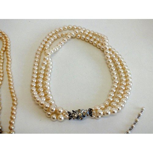 232 - 4 x PEARL NECKLACES INCLUDES FRESHWATER PEARL & CARNELIAN