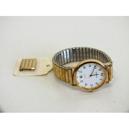 372 - MENS ACCURIST WATCH BOXED AND WORKING WITH PAPERWORK