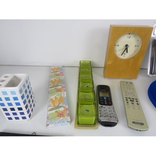 192 - SELECTION OF MISCELLANEOUS ITEMS INCLUDING POLAROID CAMERA, PICTURES etc