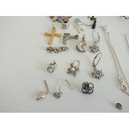 273 - SILVER JEWELLERY INCLUDING LINKS OF LONDON RING, NECKLACES, EARRINGS ETC- APPROXIMATELY 48g