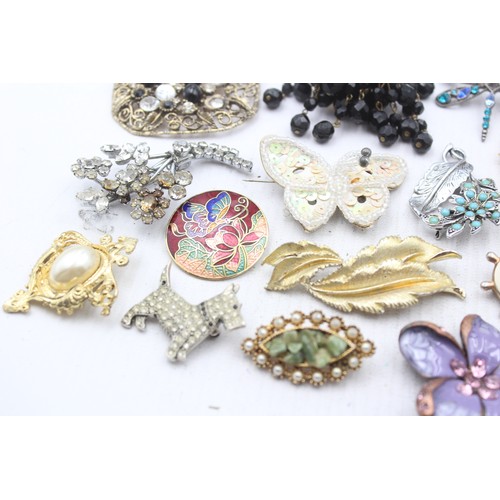 416 - 25 X Assorted Vintage And Retro Brooches (302g)