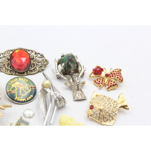 416 - 25 X Assorted Vintage And Retro Brooches (302g)