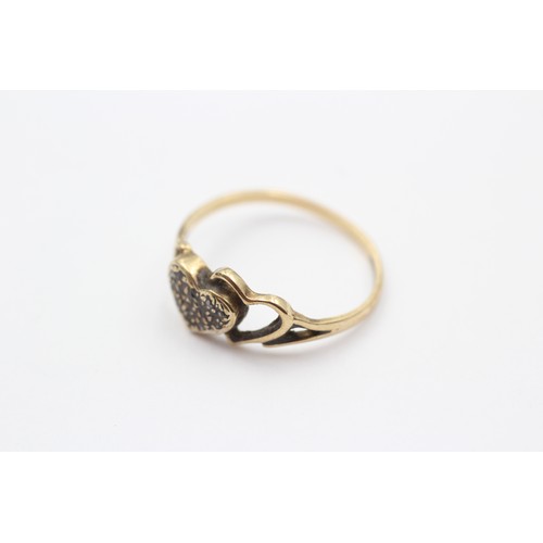 442 - 9ct Gold Diamond Double Heart Dress Ring (1.4g)- SIZE P