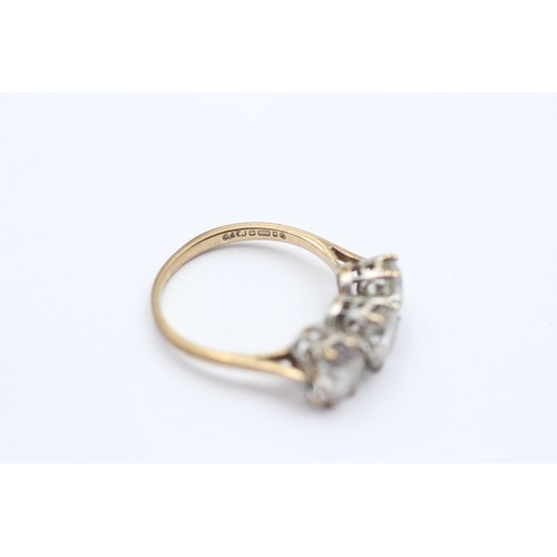 450 - 9ct Gold Clear Gemstone Three Stone Ring (2.8g)- SIZE N