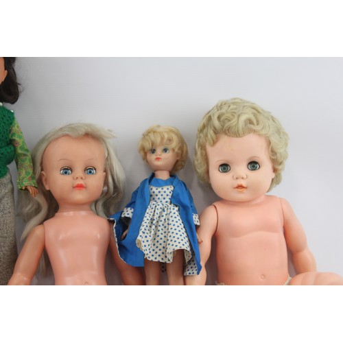 445 - 5 x Assorted Vintage DOLLS Inc Clothing Etc