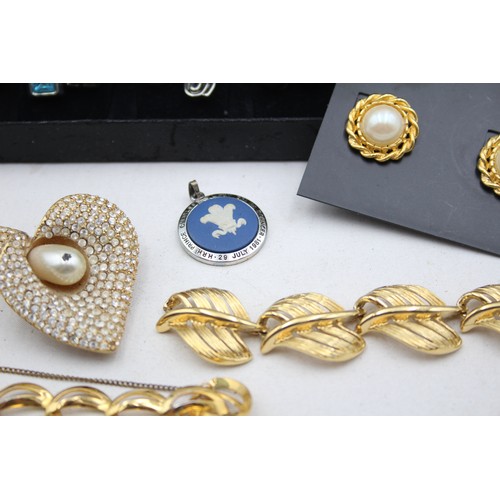 448 - 10 X Assorted Branded Jewellery Pieces Including Napier And Pierre Cardin (542g)