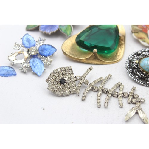 456 - 25 X Assorted Vintage And Retro Brooches (306g)