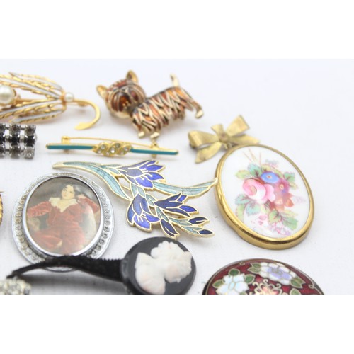 456 - 25 X Assorted Vintage And Retro Brooches (306g)