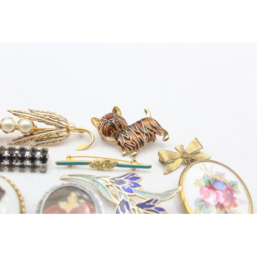 456 - 25 X Assorted Vintage And Retro Brooches (306g)