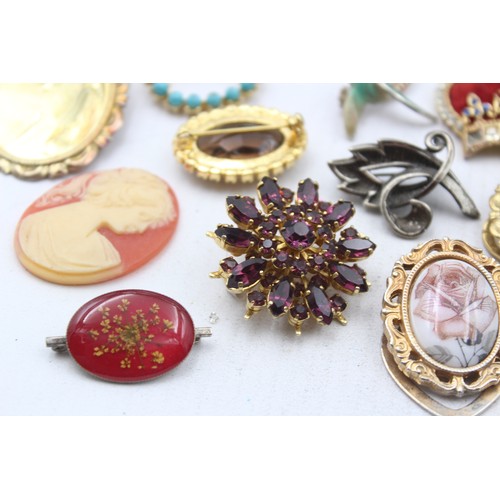 464 - 25 X Assorted Vintage And Retro Brooches (271g)