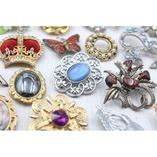 464 - 25 X Assorted Vintage And Retro Brooches (271g)