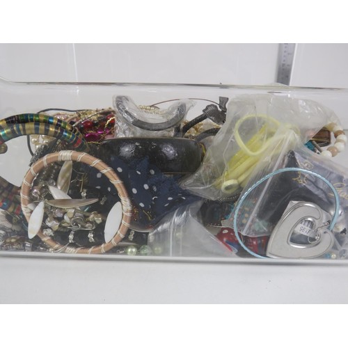 230 - TUB FULL OF COSTUME JEWELLERY INCLUDES NECKLACES, EARRINGS, BROOCHES etc