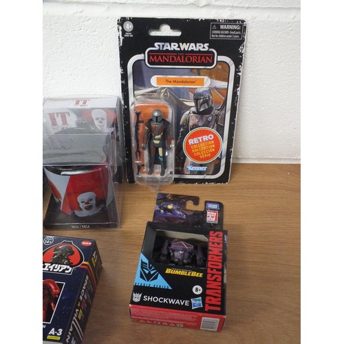 12 - 6x MOVIE COLLECTABLE ITEMS ALL BOXED AS NEW TO INCLUDE IT & GHOSTBUSTERS MUGS, FRIDAY 13th PUZZLE BL... 