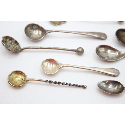 467 - 17 x Antique / Vintage STERLING SILVER Salt Spoons In Georg Jensen 63g