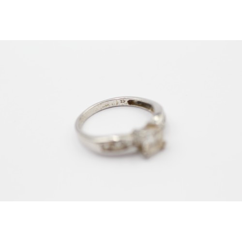 484 - 9ct White Gold Clear Gemstone Dress Ring (1.9g) SIZE- K
