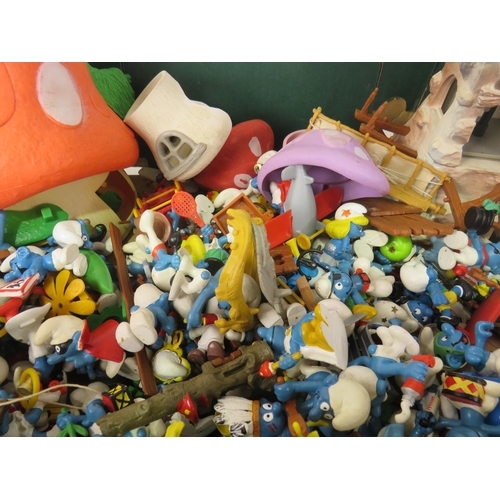 7 - LARGE LOT OF PEYO SMURFS AND ACCESSORIES