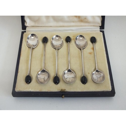 16 - SET OF SIX MAPPIN AND WEBB CASED SILVER COFFEE BEAN TEASPOONS