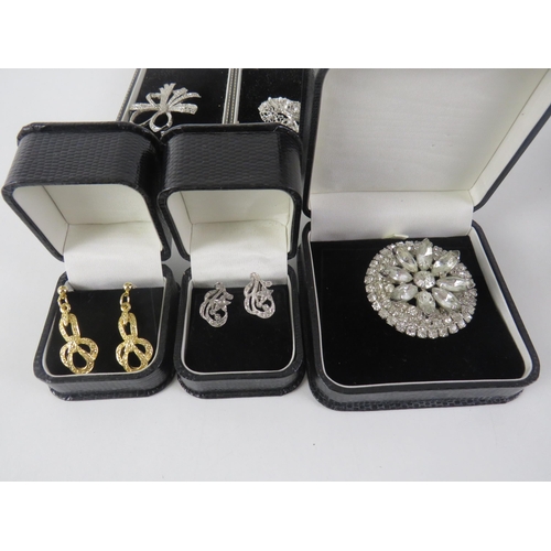 9 - 6 x BOXED JEWELLERY / WATCH INCLUDES BENITO WATCH, BROOCHES, MARCASITE EARRINGS etc