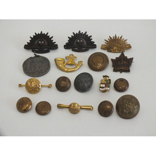 36 - COLLECTION OF ANTIQUE MILITARY BADGES & BUTTONS