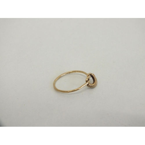 25 - 9ct GOLD RING- SIZE M