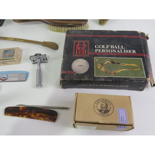 384 - MIXED LOT OF GENTS GROOMING ITEMS AND SHOE STRETCHERS