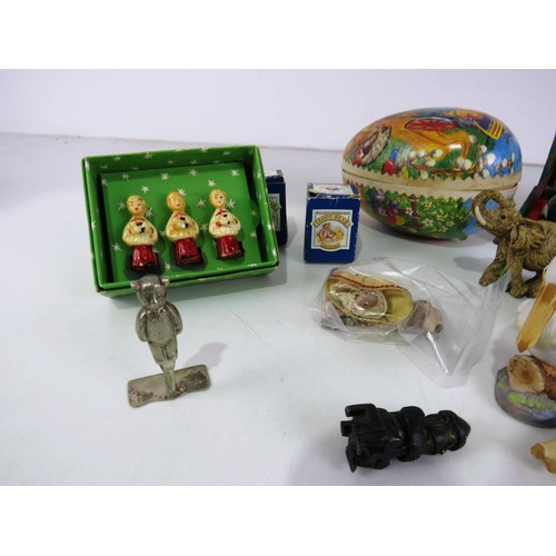 207 - COLLECTABLES INCLUDES MINIATURE TRINKET BOXES & ORNAMENTS, VINTAGE BLOWN GLASS FIGURES, CHINESE BOAD... 