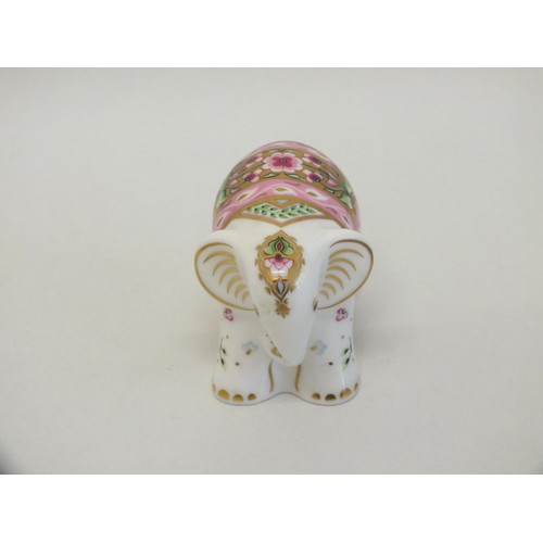 191 - ROYAL CROWN DERBY BABY INDIAN ELEPHANT GOLD STOPPER