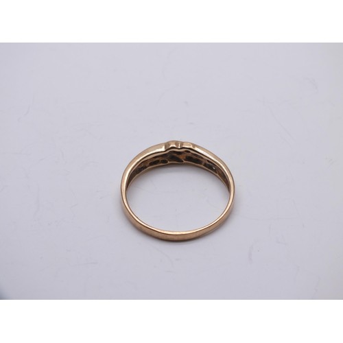 197 - 9ct GOLD RING WITH CZ STONES SIZE P 1/2
Weight 1.9g