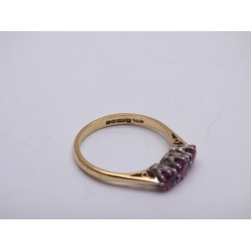 145 - 18ct GOLD RUBY TRILOGY RING SIZE O, 2.7g