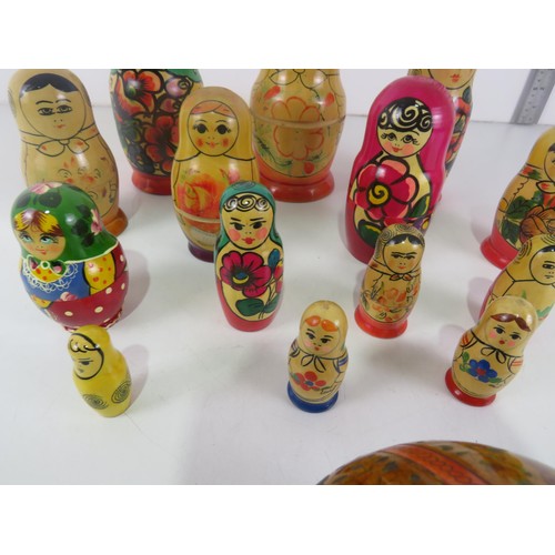 114 - COLLECTION OF MATRYOSHKA NESTING DOLLS