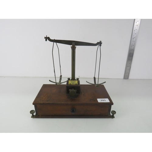 101 - ANTIQUE AVERY SCALES