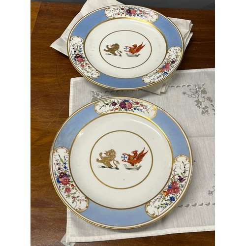 117 - RARE COLLECTION OF 18 CHAMBERLAINS WORCESTER ARMORIAL PLATES & DISHES C1820 - 14 PLATES & 4 DISHES, ... 