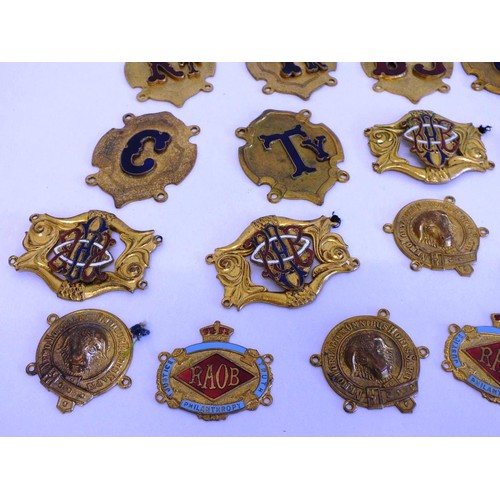 99A - COLLECTION OF MASONIC REGALIA MEDALLIONS