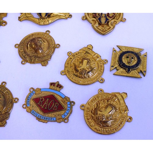 99A - COLLECTION OF MASONIC REGALIA MEDALLIONS