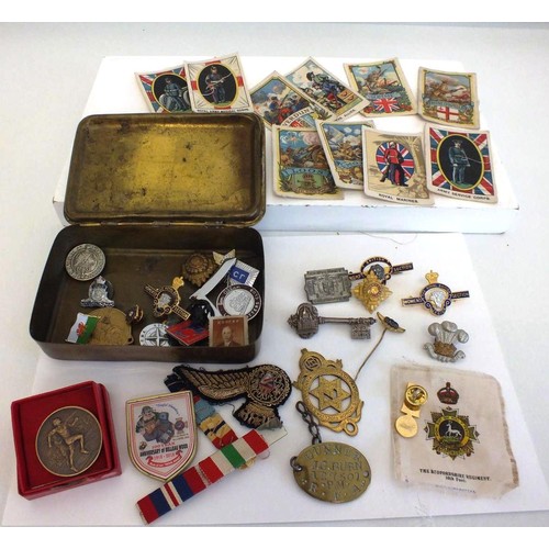 100 - WWI BRASS PRINCESS MARY TIN & CONTENTS INCLUDES MILITARY BADGES, SOLDIERS I.D TAG etc