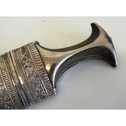 76 - ANTIQUE ARABIAN SILVER KHANJAR OMANI DAGGER WITH SILVER & CARVED HORN HANDLE C1924 WITH ORIGINAL BEL... 