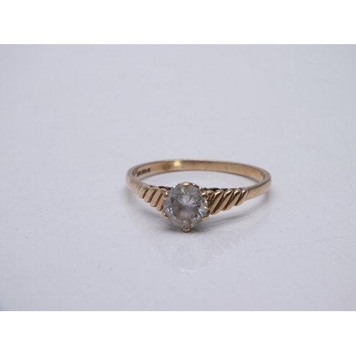 152 - 9ct GOLD CZ SOLITAIRE RING 2g