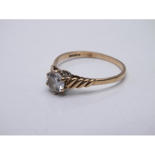 152 - 9ct GOLD CZ SOLITAIRE RING 2g