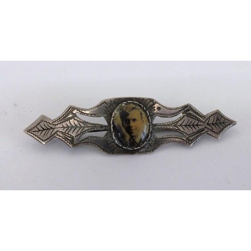 33 - SILVER TRENCH ART SWEETHEART BROOCH WITH SOLDIER PHOTOGRAPH