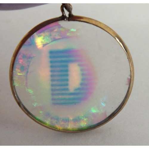 70 - 9ct GOLD INITIAL D HOLOGRAPH PENDANT