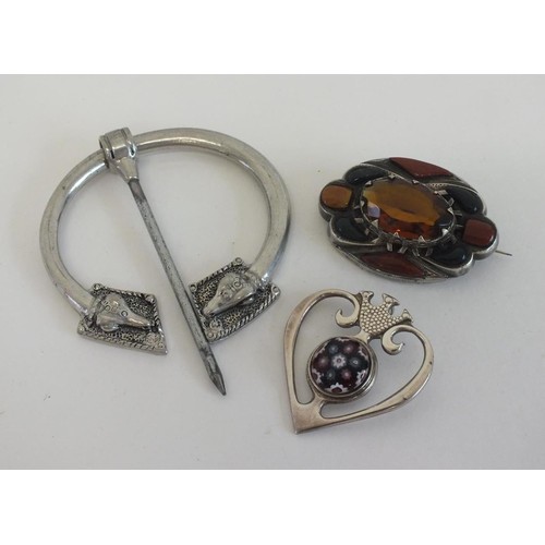 71 - SCOTTISH JEWELLERY -  SILVER CAITHNESS LUCKENBOOTH PENDANT, VICTORIAN MONTROSE SILVER AGATE BROOCH &... 