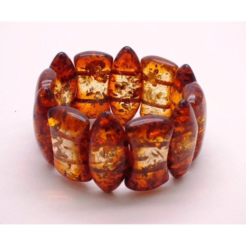 76 - CHUNKY BALTIC AMBER STRETCH BRACELET