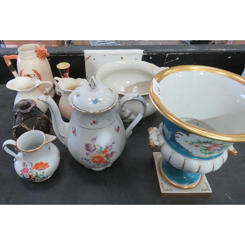 530 - VINTAGE & ANTIQUE CERAMICS INCLUDING JARDINIÈRE URN, VASES AND JUGS