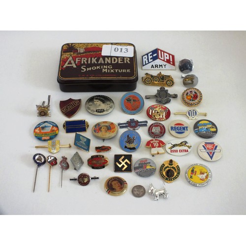 13 - OLD TIN OF MISCELLANEOUS ITEMS, MICRO MOSAIC BROOCH, BADGES ETC